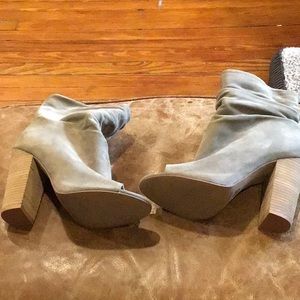 Kristian Cavallari Peeptoe Tan Suede Bootie size 9